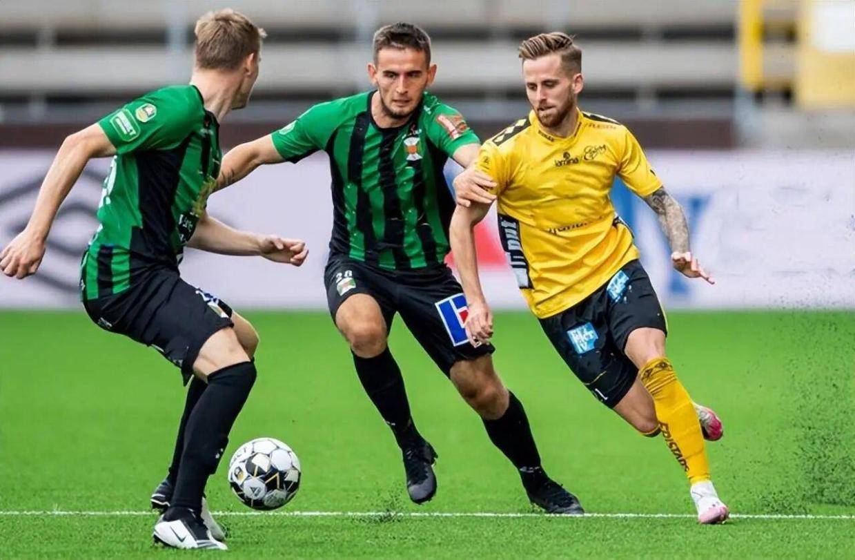 意甲:莱切VS卡利亚里